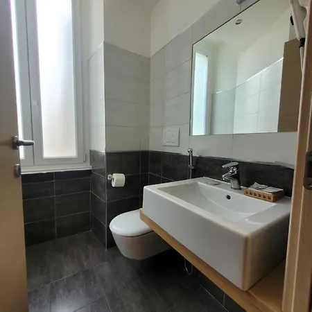 Romantic Dreams Sistina Pensión 4*